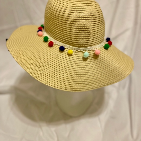 Brand New Pom Pom Straw  Sun Hat - Picture 5 of 8